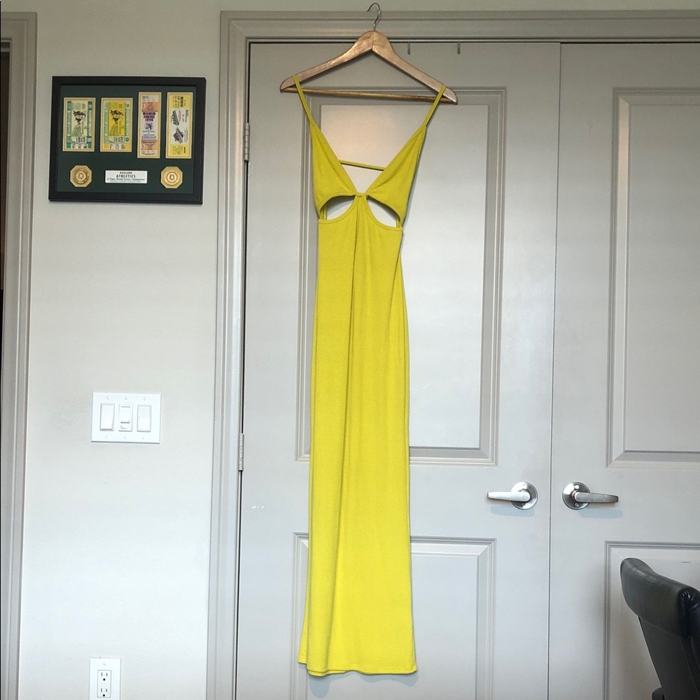 Yellow Cutout Ribbed Dress - Picture 2 of 3